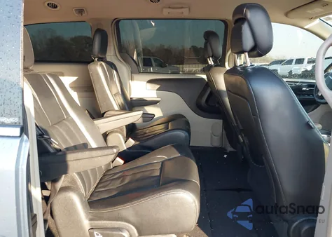 2014 Chrysler Town & Country Touring from USA, damaged, VIN 2C4RC1BG5ER160385